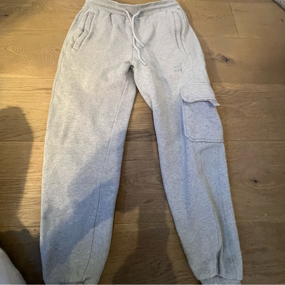 22 fresh cargo sweats